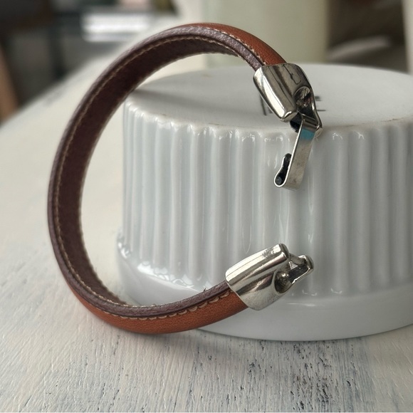 Unisex Leather Bracelet - Picture 4 of 10